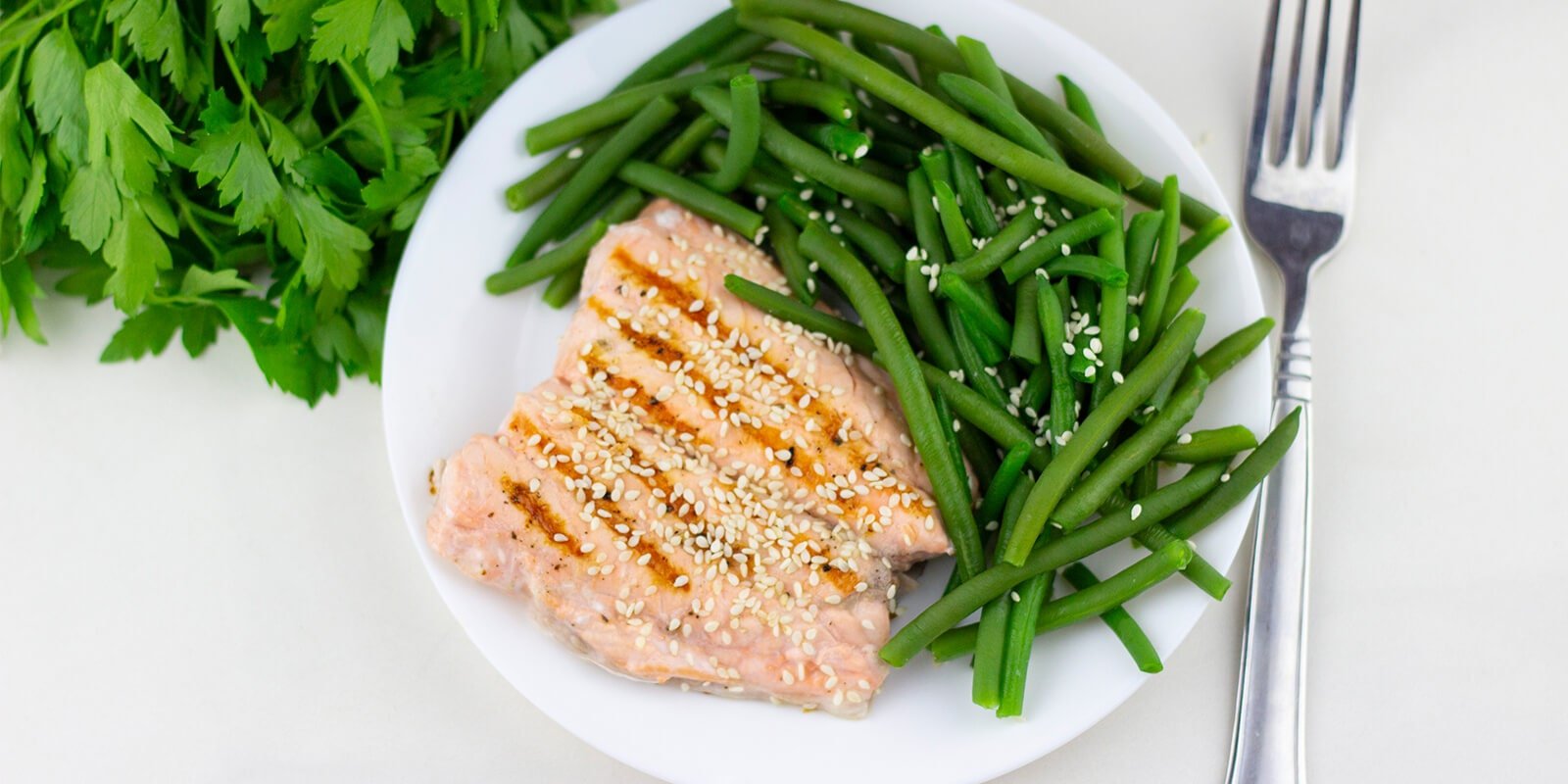 Saftiger Lachs mit grünen Bohnen - VitalBodyPLUS.de