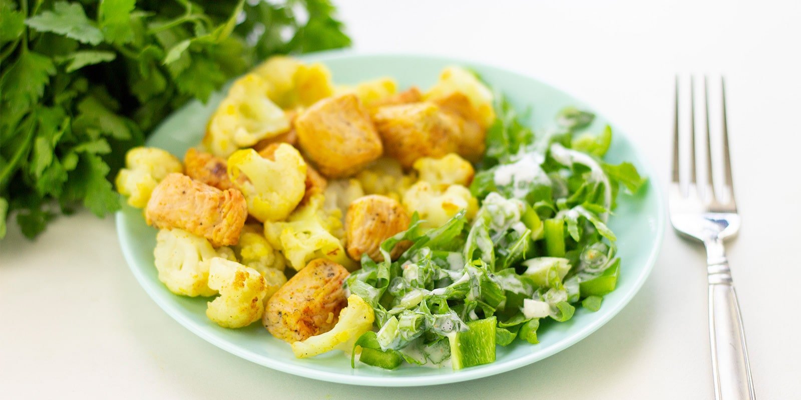 Puten-Blumenkohlpfanne mit Rucolasalat - VitalBodyPLUS.de