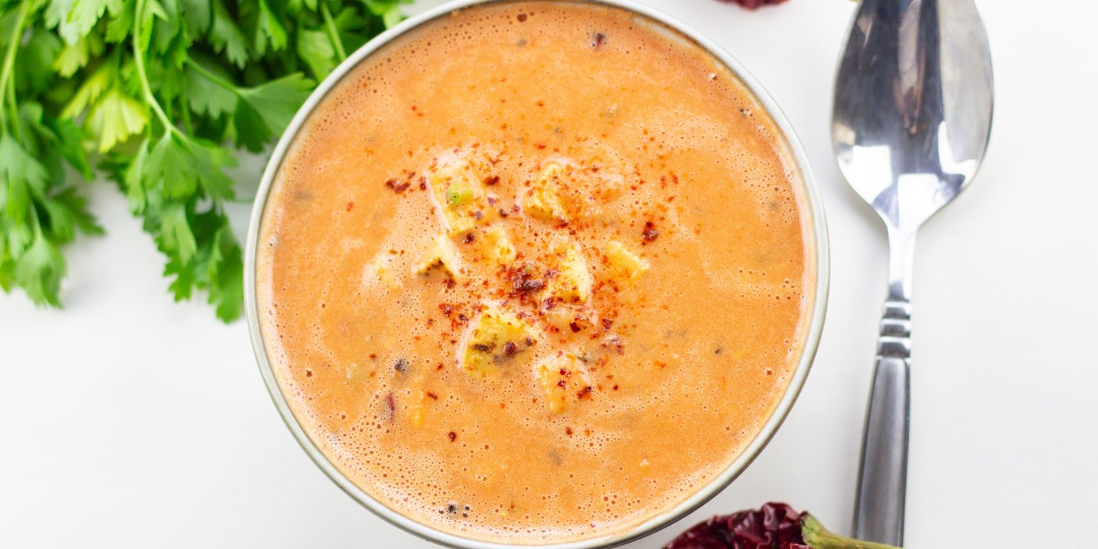 Scharfe Tomatensuppe mit Tofu - VitalBodyPLUS.de