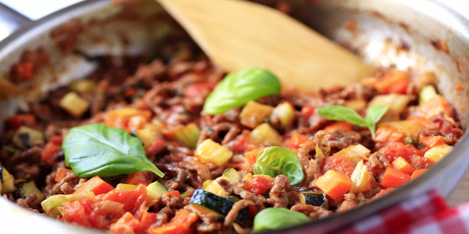 Saftige Hackfleischpfanne mit Gemüse - VitalBodyPLUS.de