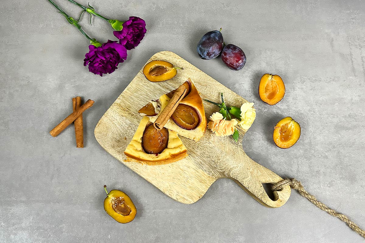 Herbstlicher Pflaumen-Protein-Kuchen - VitalBodyPLUS.de