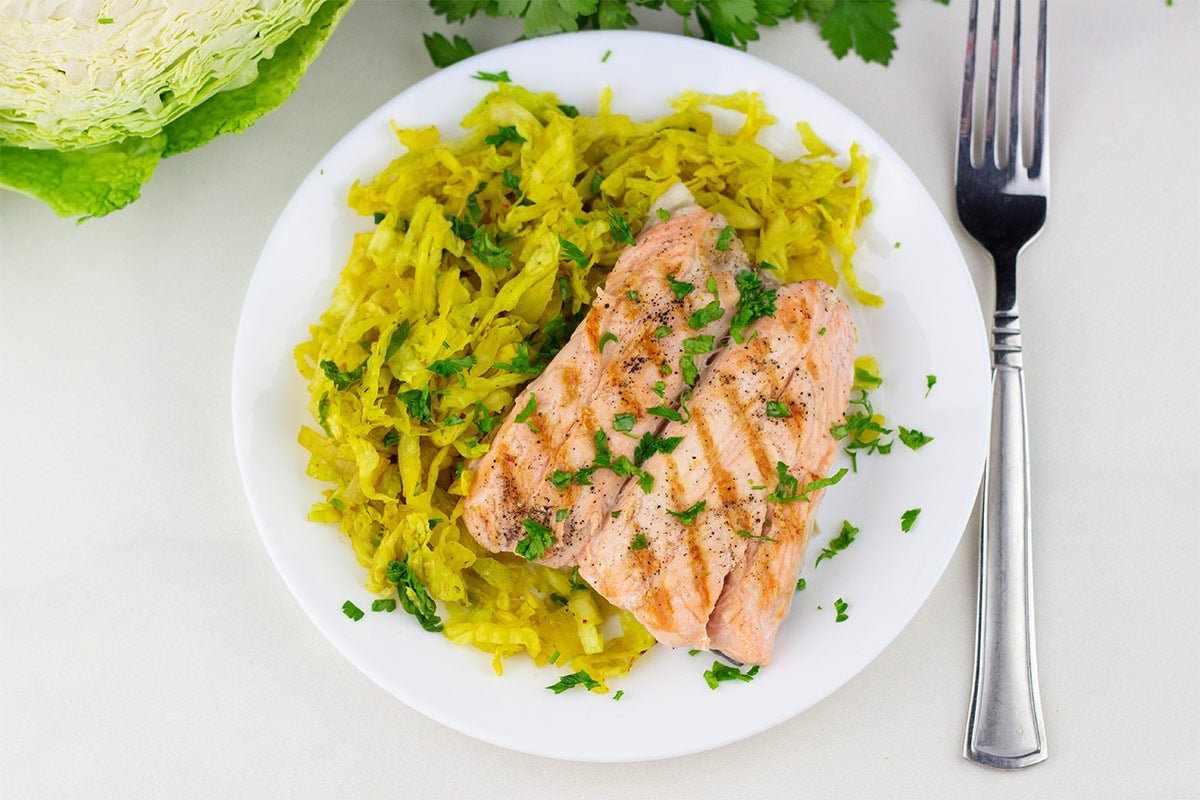 Frischer Wildlachs mit gekochtem Wirsing - VitalBodyPLUS.de