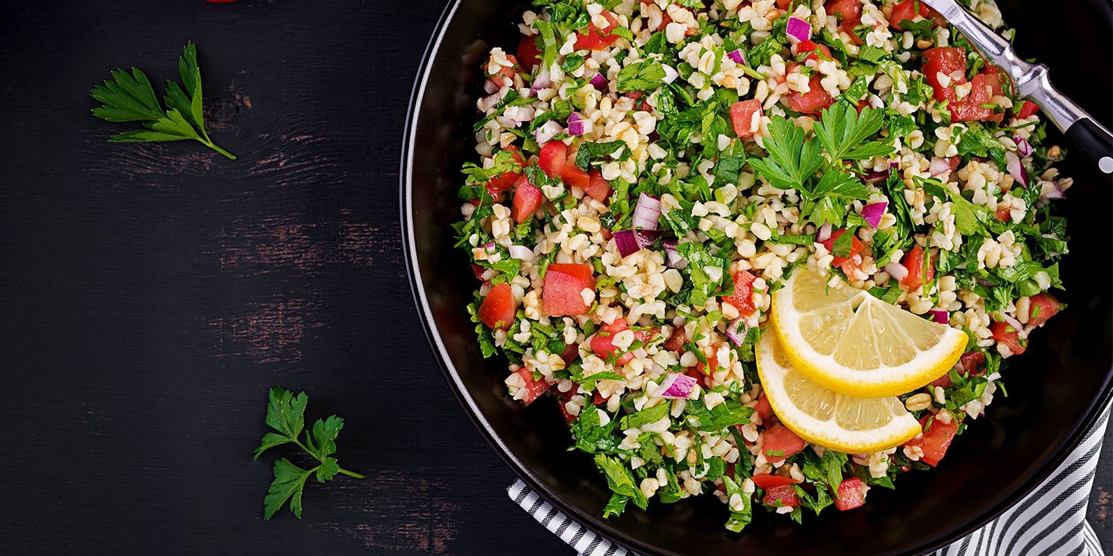 Buntes Hirse-Taboulé mit knackigem Salat - VitalBodyPLUS.de