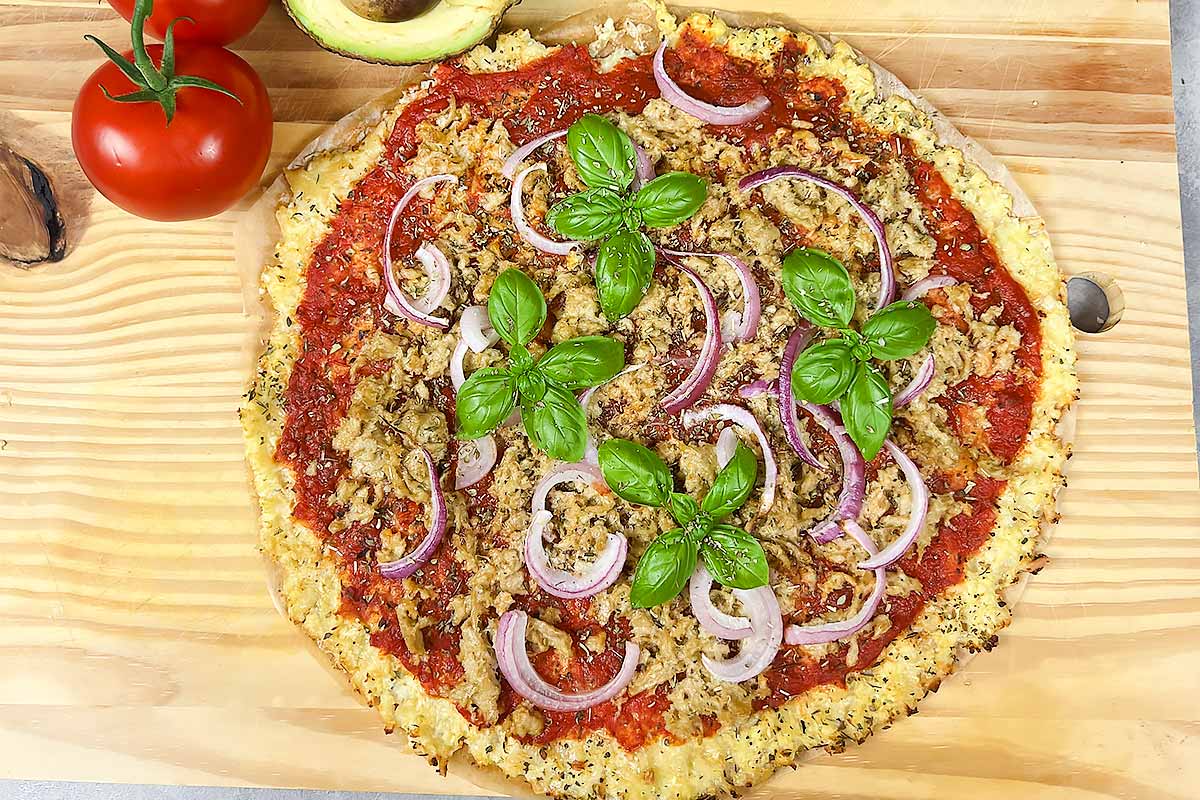 Low Carb Blumenkohlpizza - VitalBodyPLUS.de