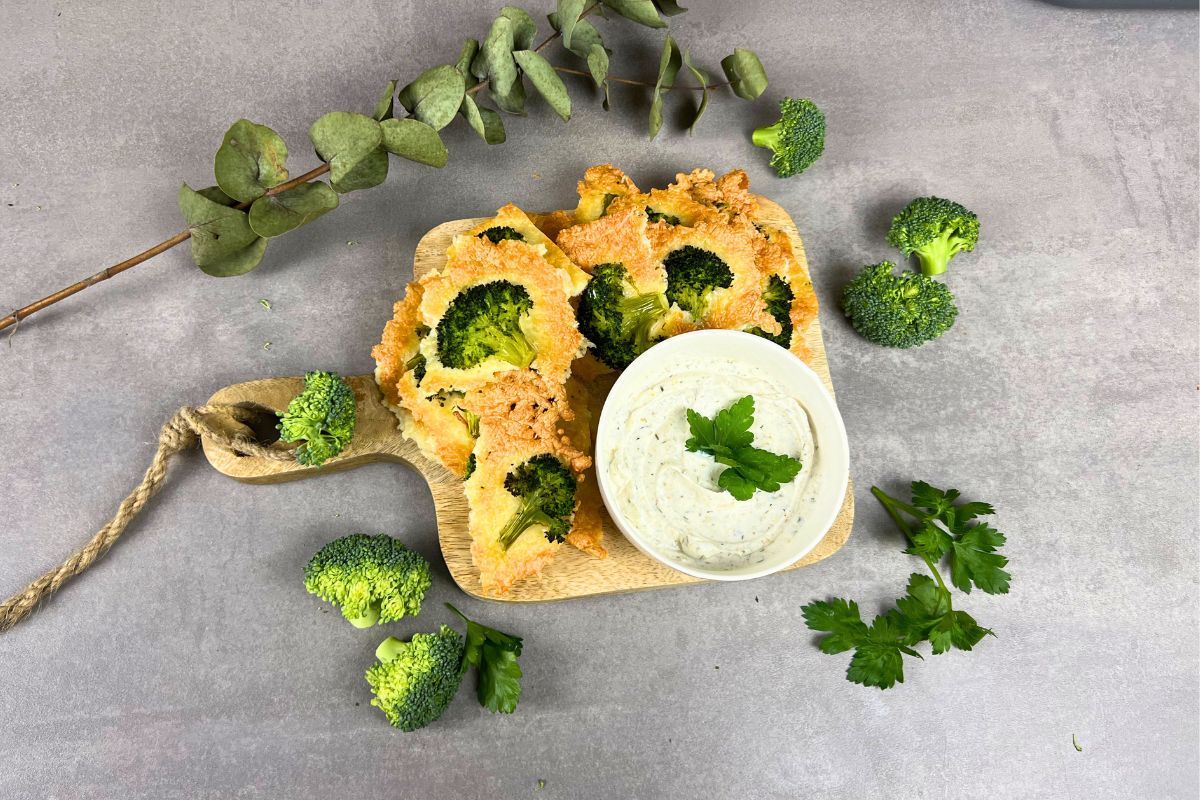 Low Carb Cracker mit Gemüse Twist