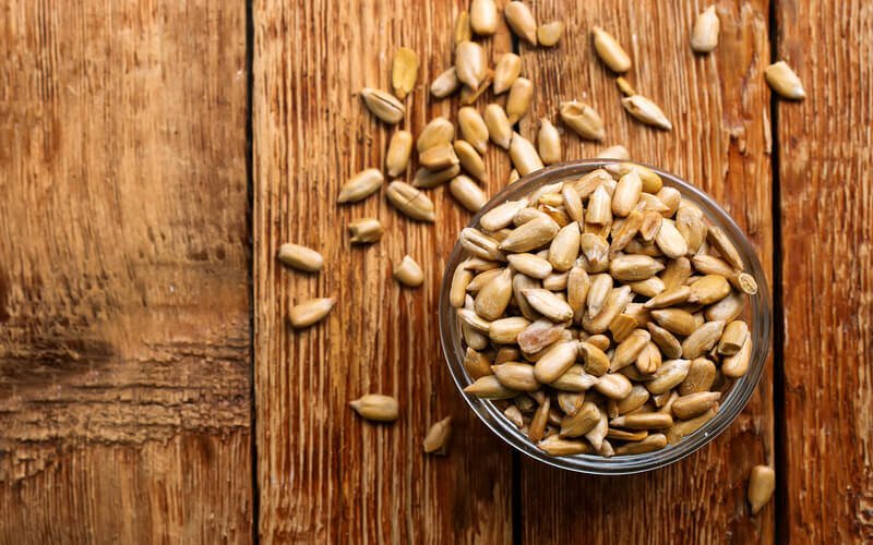 Sonnenblumenkerne: Klein, schmackhaft und voller wertvoller Nährstoffe - VitalBodyPLUS.de